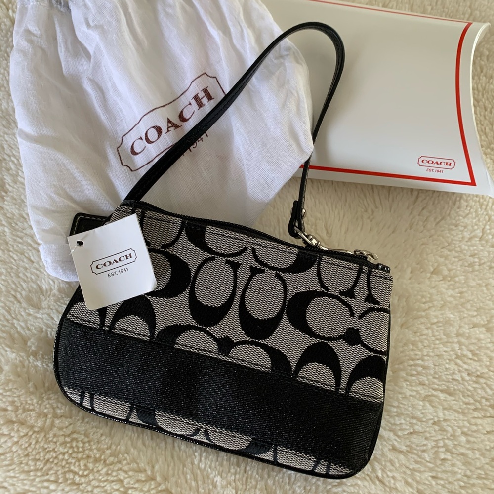 Coach wristlet - New with tags